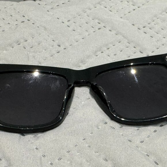 Illesteva Los Feliz Sunglasses - Black/Grey - Picture 10 of 14